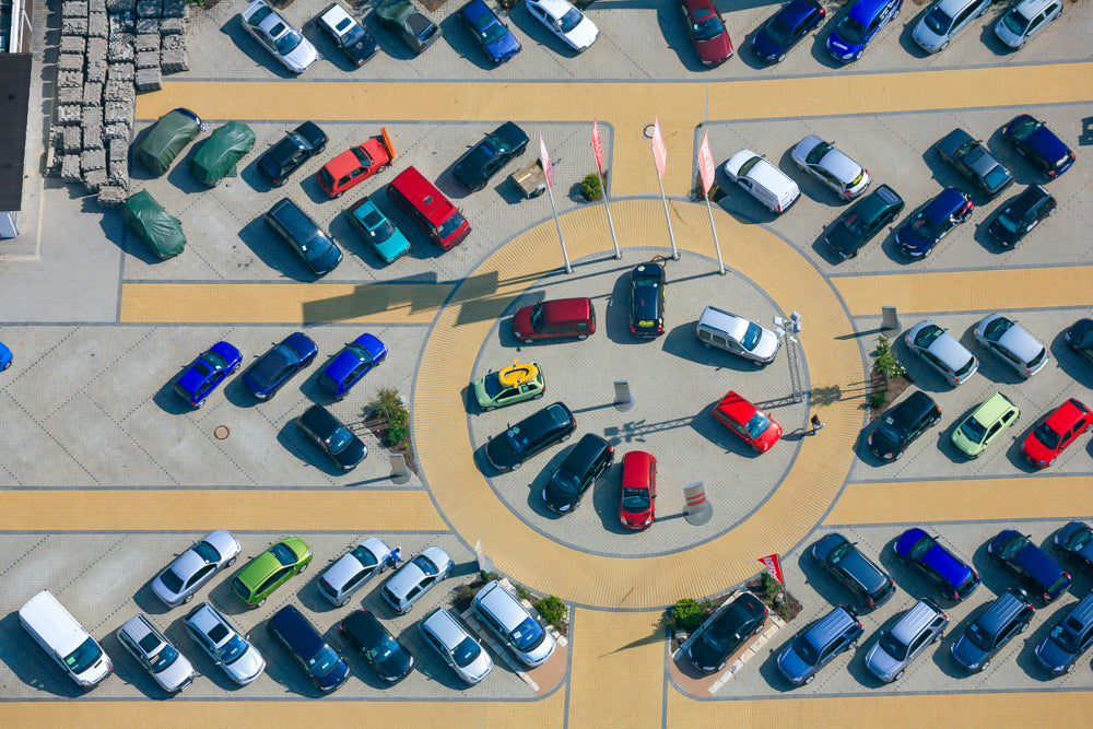 Autohausparkplatz
