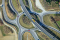 Kreisverkehr und Straßengewirr Straßenwahn