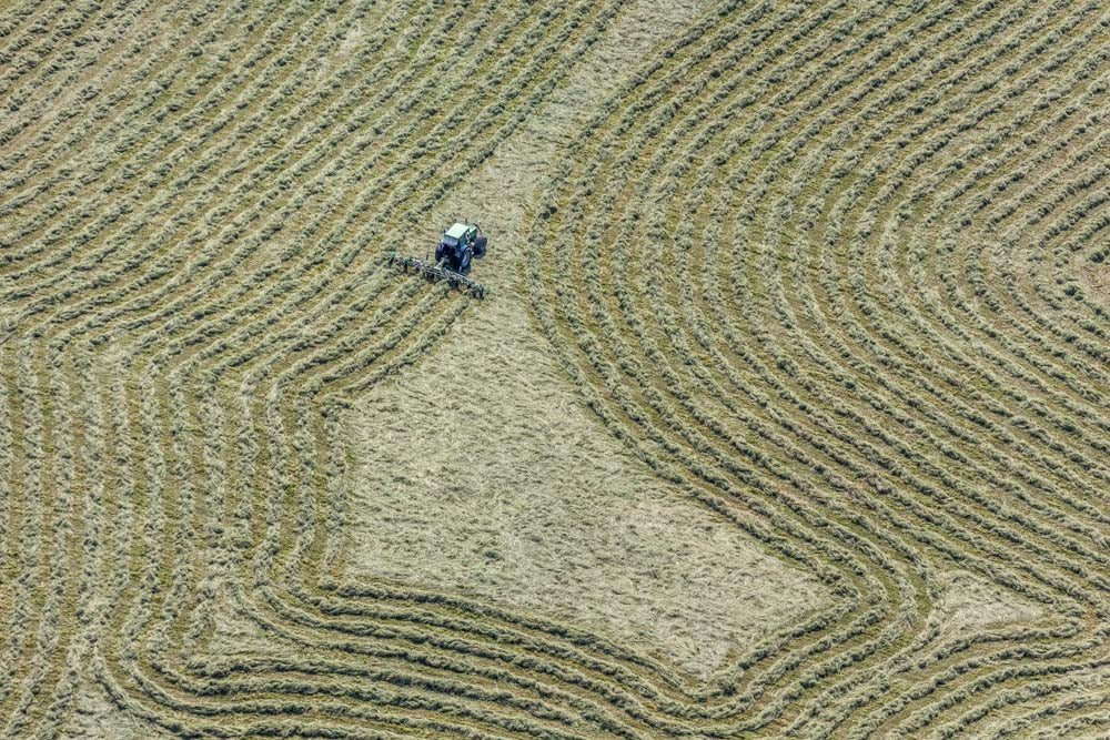 Hay tedders near Schlafthal