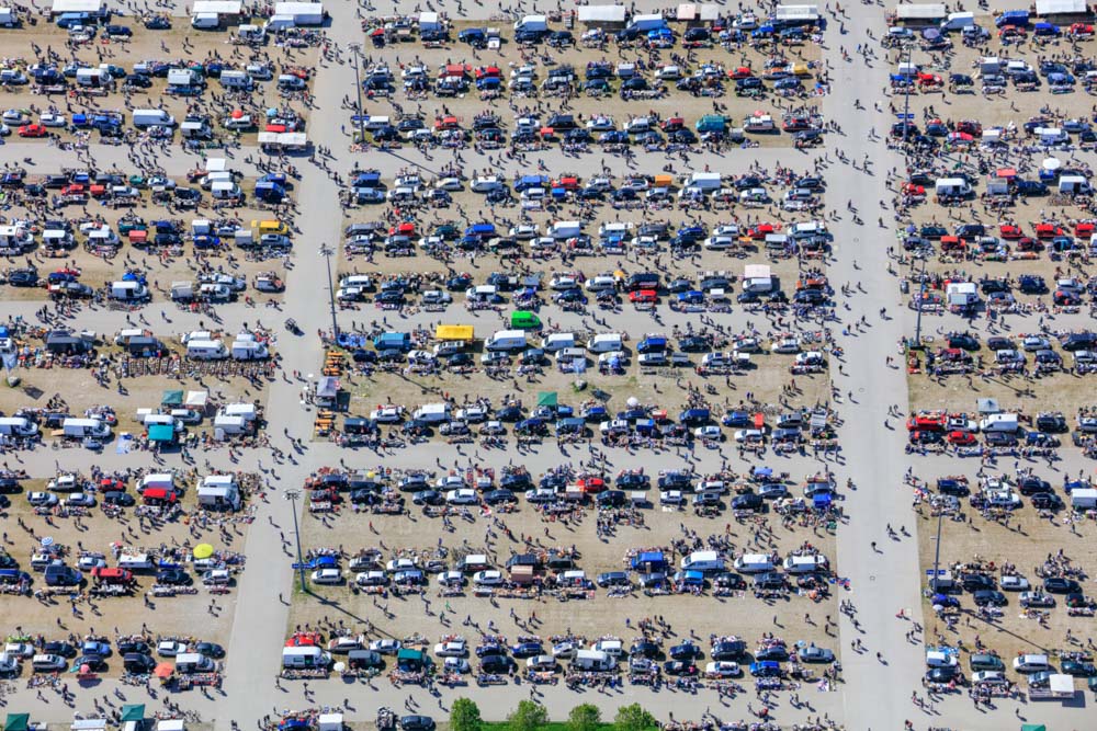 Flohmarkt auf dem Messeparkplatz