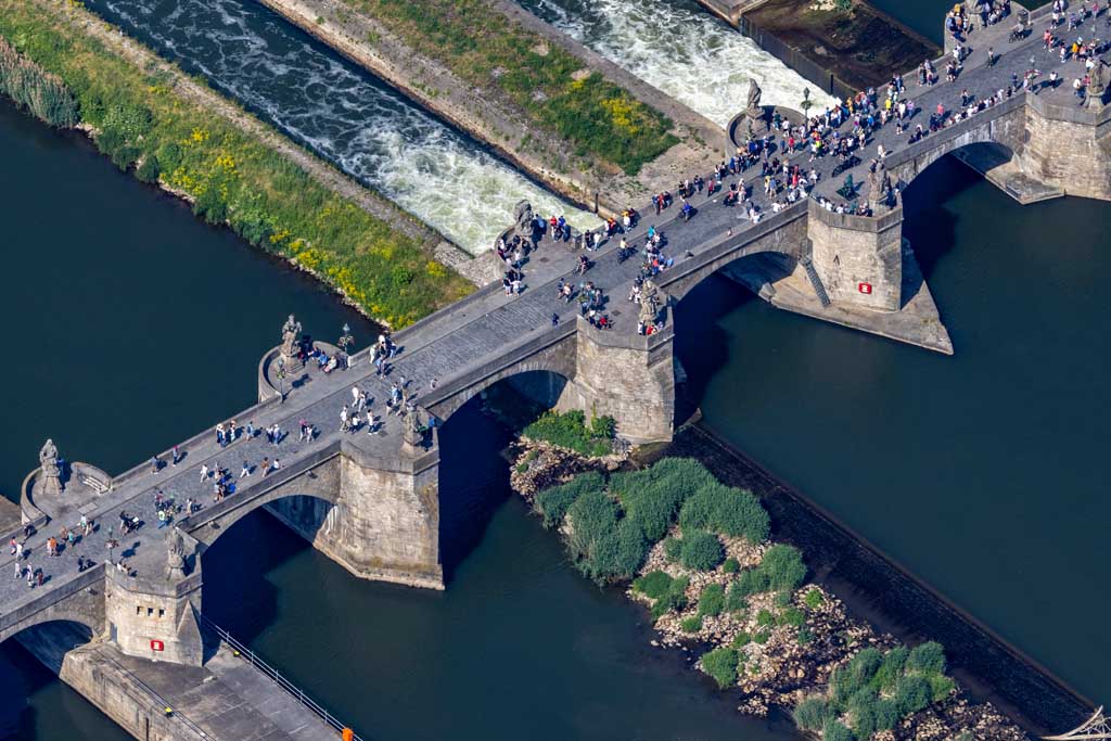 Alte Mainbrücke in Würzburg