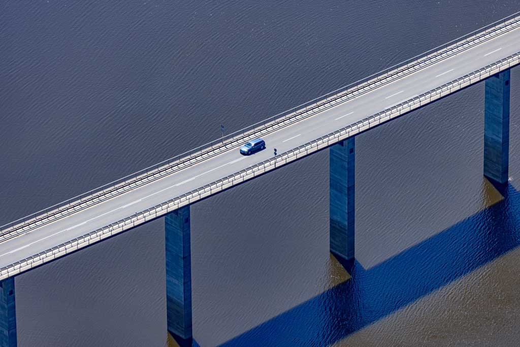 Brücke über die aufgestaute Schwarzach