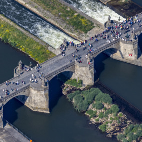 Alte Mainbrücke in Würzburg - Klaus Leidorf