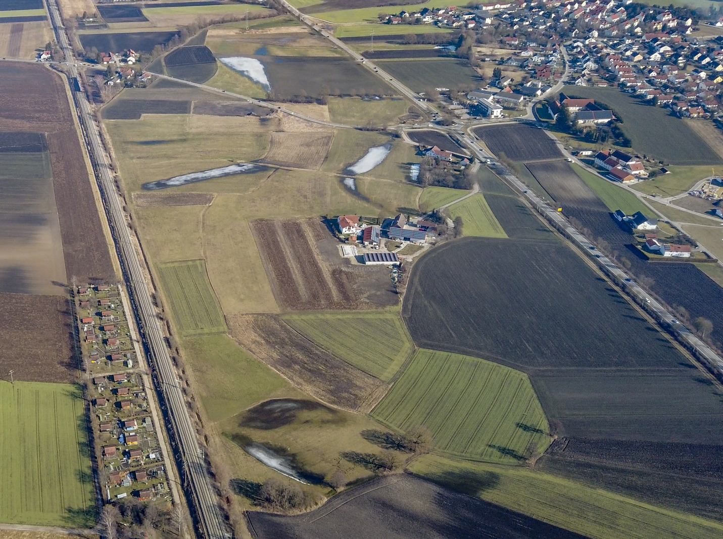 Luftaufnahme von den Feuchtgebieten bei Landshut-Münchnerau