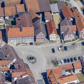 Marktplatz in Ummerstadt - Klaus Leidorf